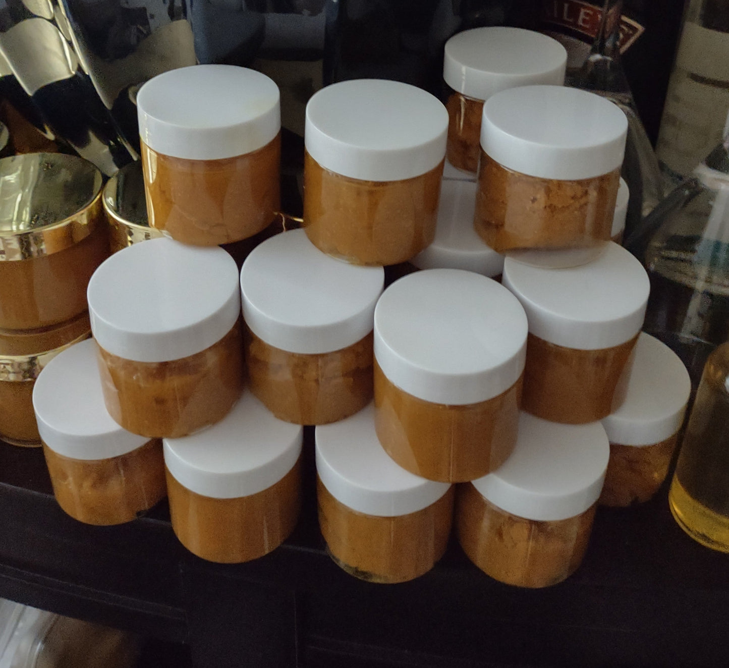 Turmeric Sugar Scrub Pre-label/Sugar Turmeric powder Coconut oil Almond oil Vitamin C Vitamin E